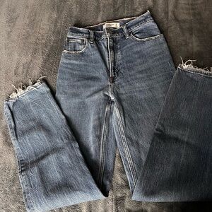 Abercrombie & Fitch The 90’s Straight Ultra High Rise Jeans
